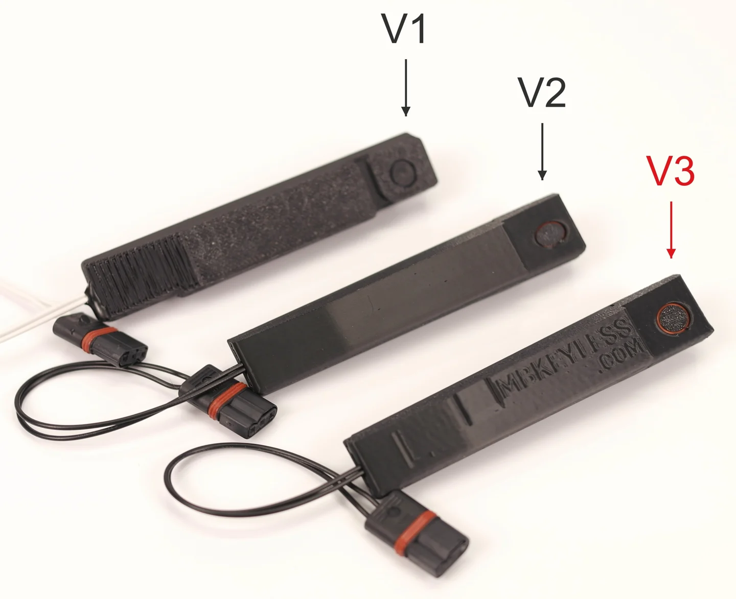 Drei Generationen MBKeyless-Module, von V1 bis V3