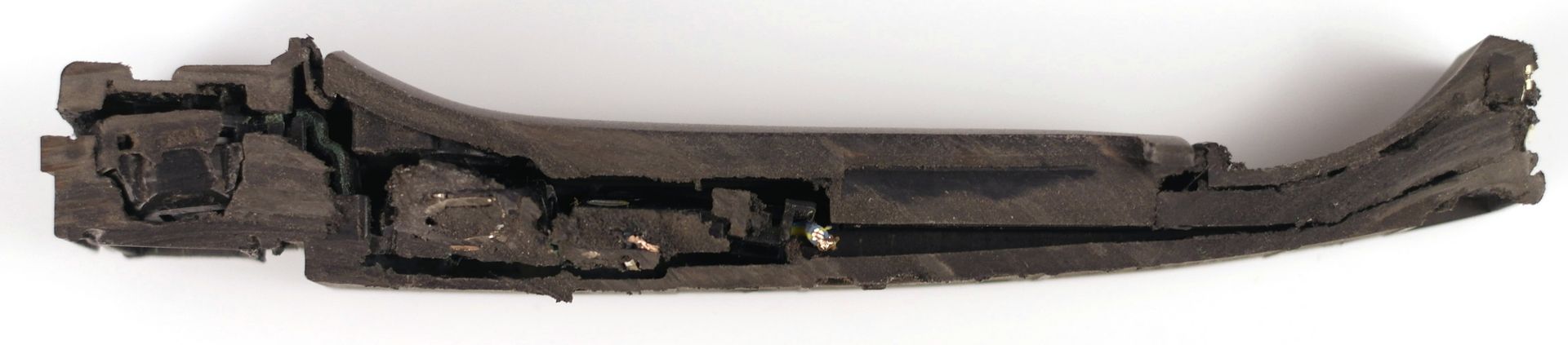 Querschnitt eines originalen Türgriffs mit ungeschützter Elektronik
